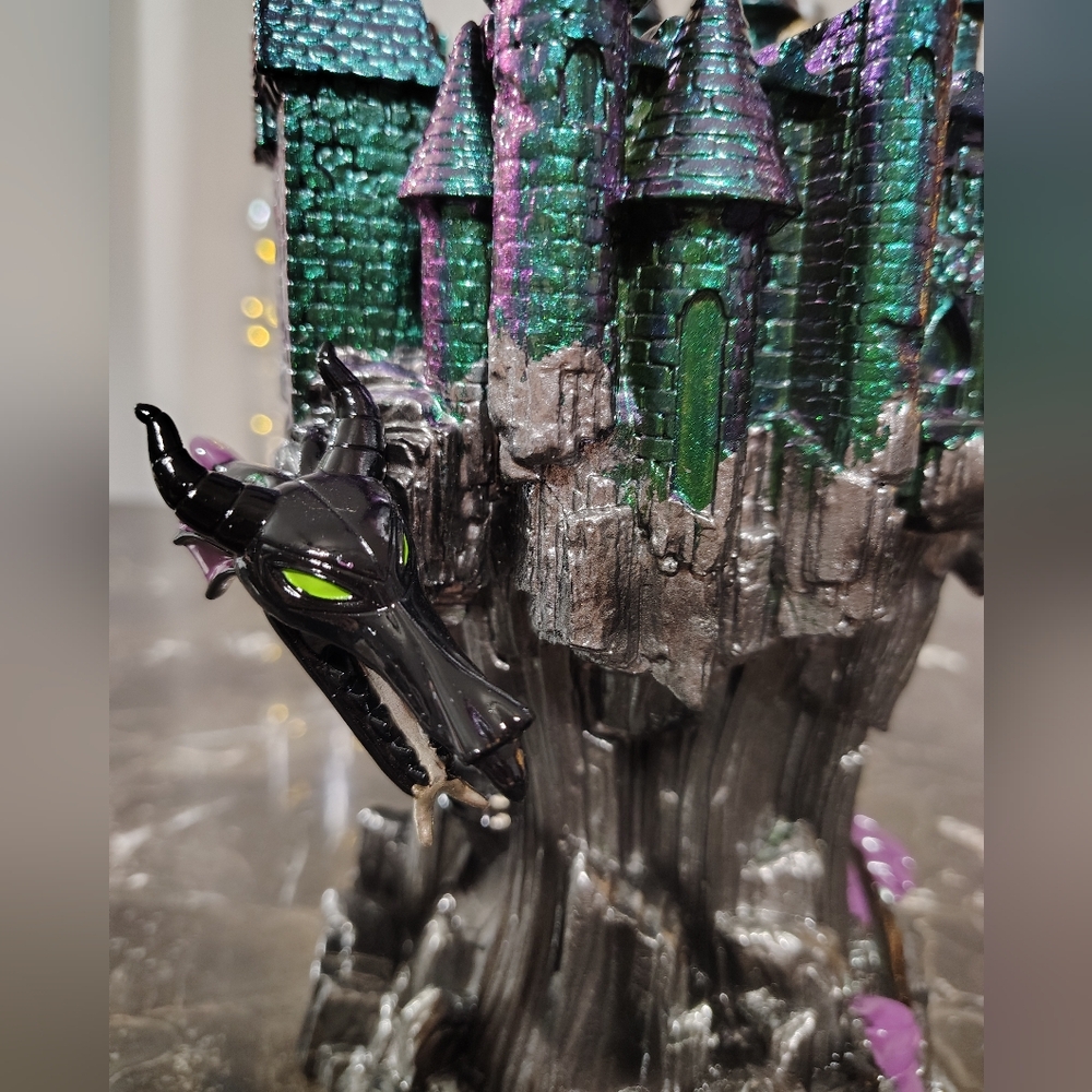 Bath & Body Works Disney Maleficent Dragon Castle Candle Holder NWT - Picture 16 of 16